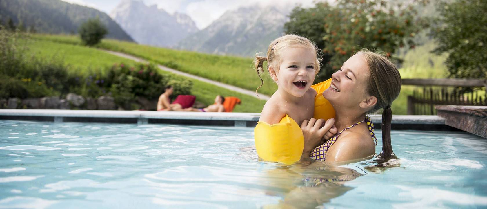 Kinderfreundliches Hotel in Südtirol mit Pool gesucht? Kinderfreundliches Hotel in Südtirol mit Pool gesucht?