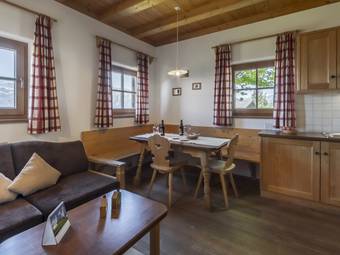Zielspitze Wohnzimmer Familienalm & Almchalets Taser Alm****