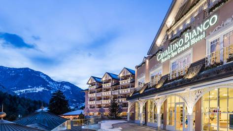 Family Spa Grand Hotel Cavallino Bianco****ˢ Familienhotels Südtirol: The happy family places