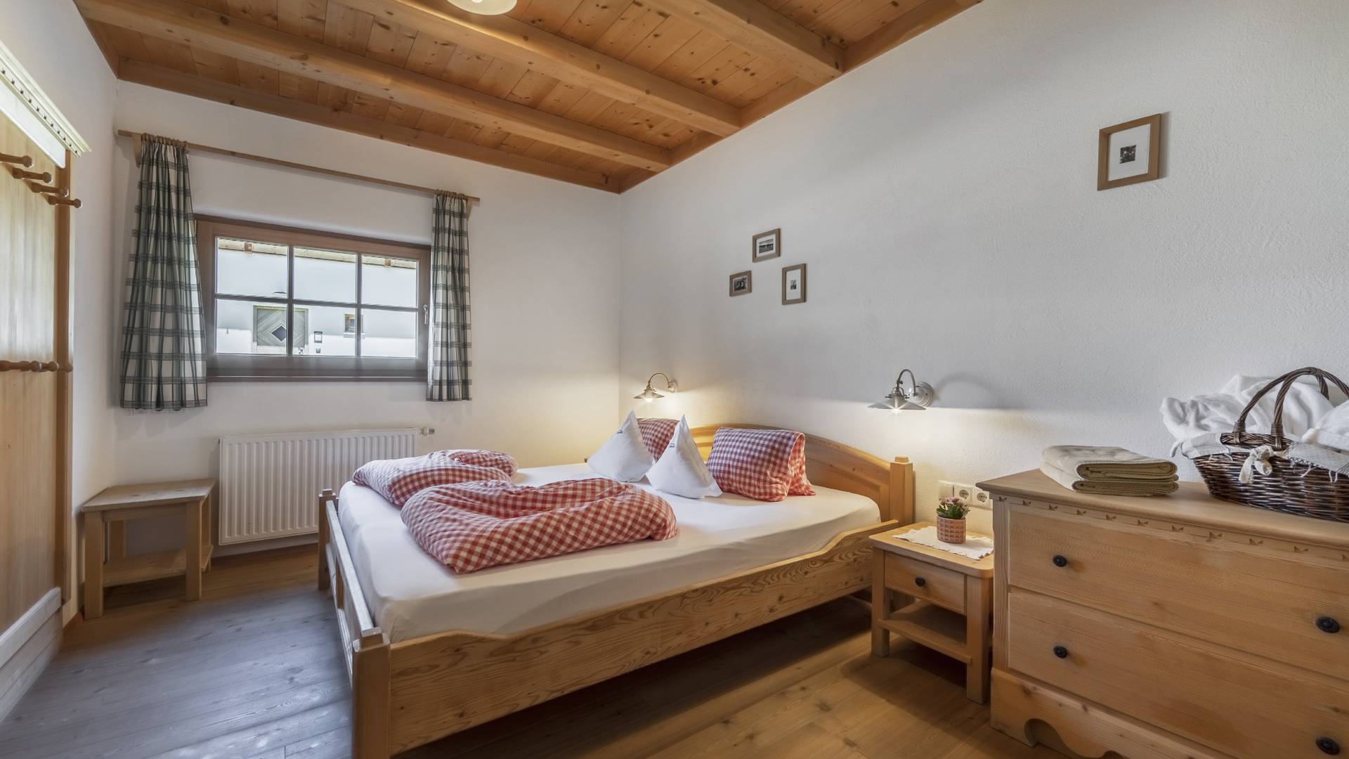 Zielspitze Elternschlafzimmer Familienalm & Almchalets Taser Alm****