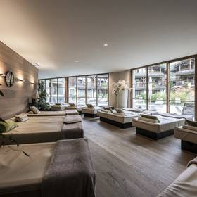 Das Familienhotel in Innichen mit Almdorf-Flair Das Familienhotel in Innichen mit Almdorf-Flair