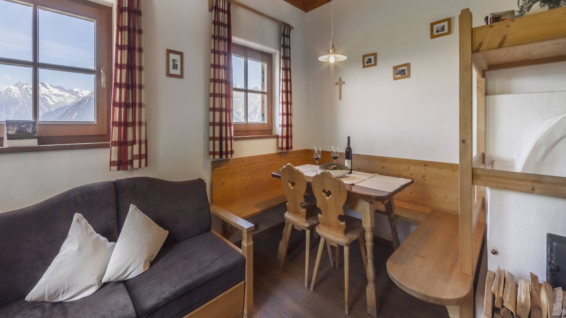 Nutspitze Wohnzimmer Familienalm & Almchalets Taser Alm****