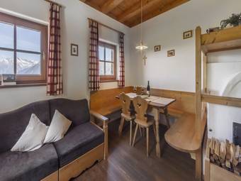 Nutspitze Wohnzimmer Familienalm & Almchalets Taser Alm****