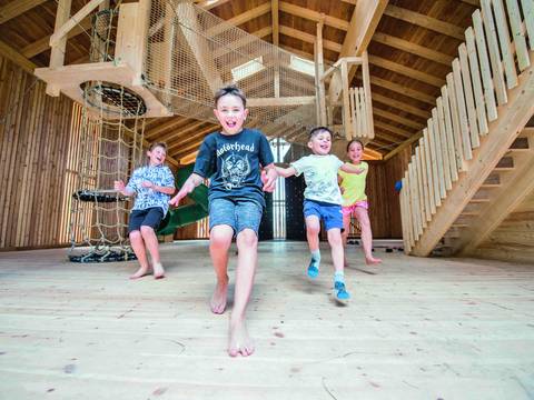 Das Familienhotel in Vals: für Kinder gemacht Das Familienhotel in Vals: für Kinder gemacht