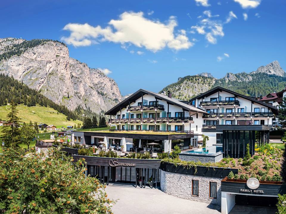 Unser Familienhotel in Wolkenstein: Urlaub wie im Märchen Unser Familienhotel in Wolkenstein: Urlaub wie im Märchen