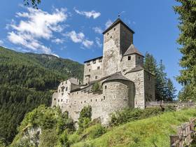 Burg Taufers Das Familienhotel nahe den Dolomiten mit besonderem Charakter