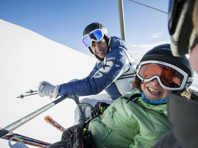 Familienhotel an der Piste = Spaß ohne Ende Familienhotel an der Piste = Spaß ohne Ende
