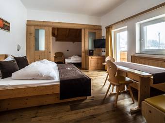 Kinderparadies Alpin ***ˢ Kinderparadies Alpin ***ˢ