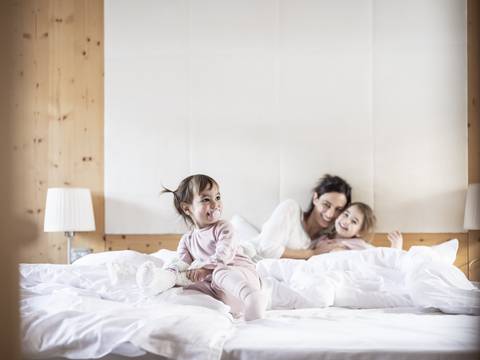 Das Familienhotel in Innichen mit Almdorf-Flair Das Familienhotel in Innichen mit Almdorf-Flair