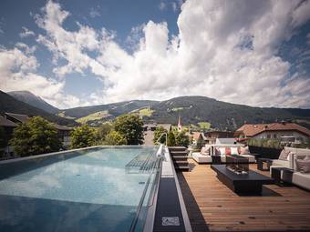 Hotel Fameli ****ˢ Hotel Fameli ****ˢ