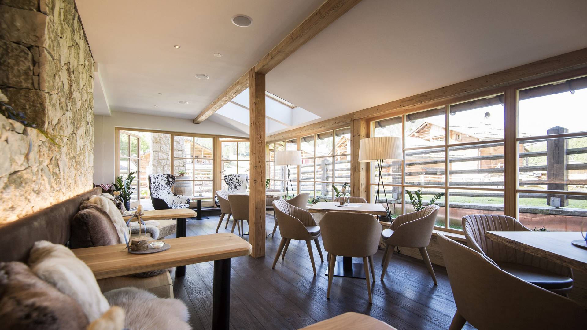 Post Alpina - Family Chalets Dolomites ****ˢ Post Alpina - Family Chalets Dolomites ****ˢ