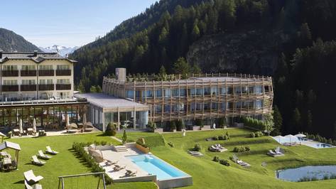 Family hotel Alto Adige: the happy family places! Family hotel Alto Adige: the happy family places!
