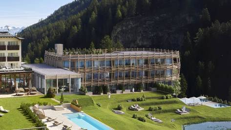 Familienhotels Südtirol: The happy family places! Familienhotels Südtirol: The happy family places!