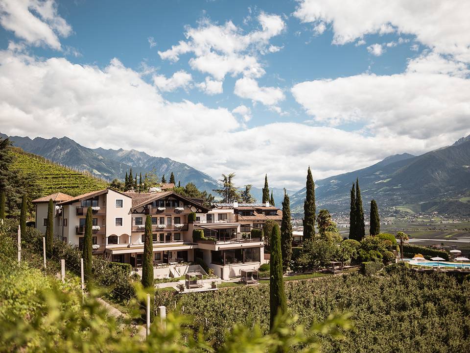 Unser Familienhotel im Meraner Land für glückliche Tage Unser Familienhotel im Meraner Land für glückliche Tage