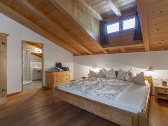 Lodnerspitze Elternschlafzimmer mit Bad Familienalm & Almchalets Taser Alm****