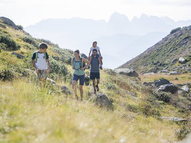 Wandern mit Kindern? Südtirol ist das Ziel. Wandern mit Kindern? Südtirol ist das Ziel.