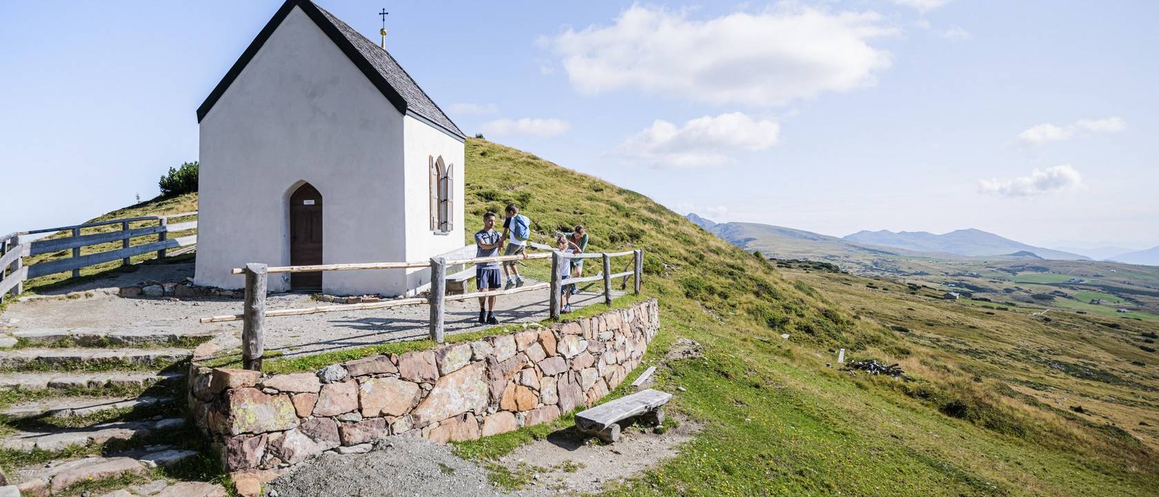 Familienhotels im Eisacktal, dem Tal der spannenden Wege Familienhotels im Eisacktal, dem Tal der spannenden Wege