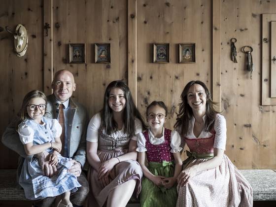 Das Familienhotel in Innichen mit Almdorf-Flair Das Familienhotel in Innichen mit Almdorf-Flair