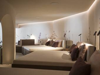 Amaris Suites ****ˢ Amaris Suites ****ˢ