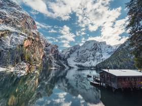 Pragser Wildsee Das Familienhotel nahe den Dolomiten mit besonderem Charakter